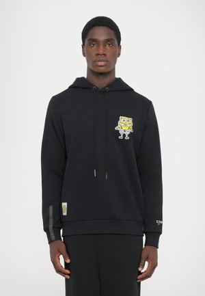Zwarte hoodie gemaakt van een zachte katoenmix, met een Spongebob Squarepants grafiek op de borst en logo-detail op de mouw.