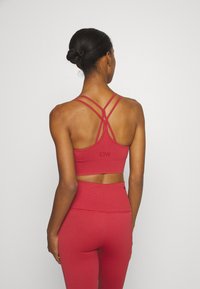 ICANIWILL DEFINE SEAMLESS BRA - Sportmelltartó könnyű sportoláshoz - autumn red