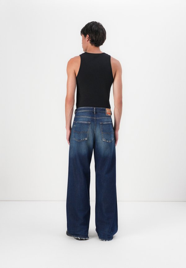 Relaxed fit jeans - 014