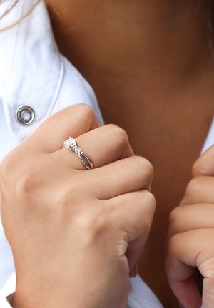 3 ZIRCONIA STONES - Ring - silver-coloured