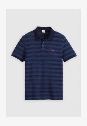 Mörkblå polo t-shirt med horisontella ränder, korta ärmar, krage och treknappslåset. Har en liten logotyp på bröstet.