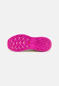 Salomon ULTRA FLOW - Laufschuh Trail - black/transparent yellow/rose violet