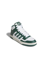 Sneakers alte con una combinazione di colori bianco e verde scuro. Realizzate in pelle, con punta traforata e lacci bianchi. Decorate con tre strisce.