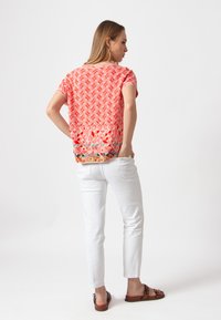 Thumbnail Image 8