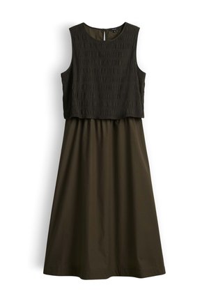 OPUS, LOOSE SMOCKED WAIST - Robe de jour - deep green