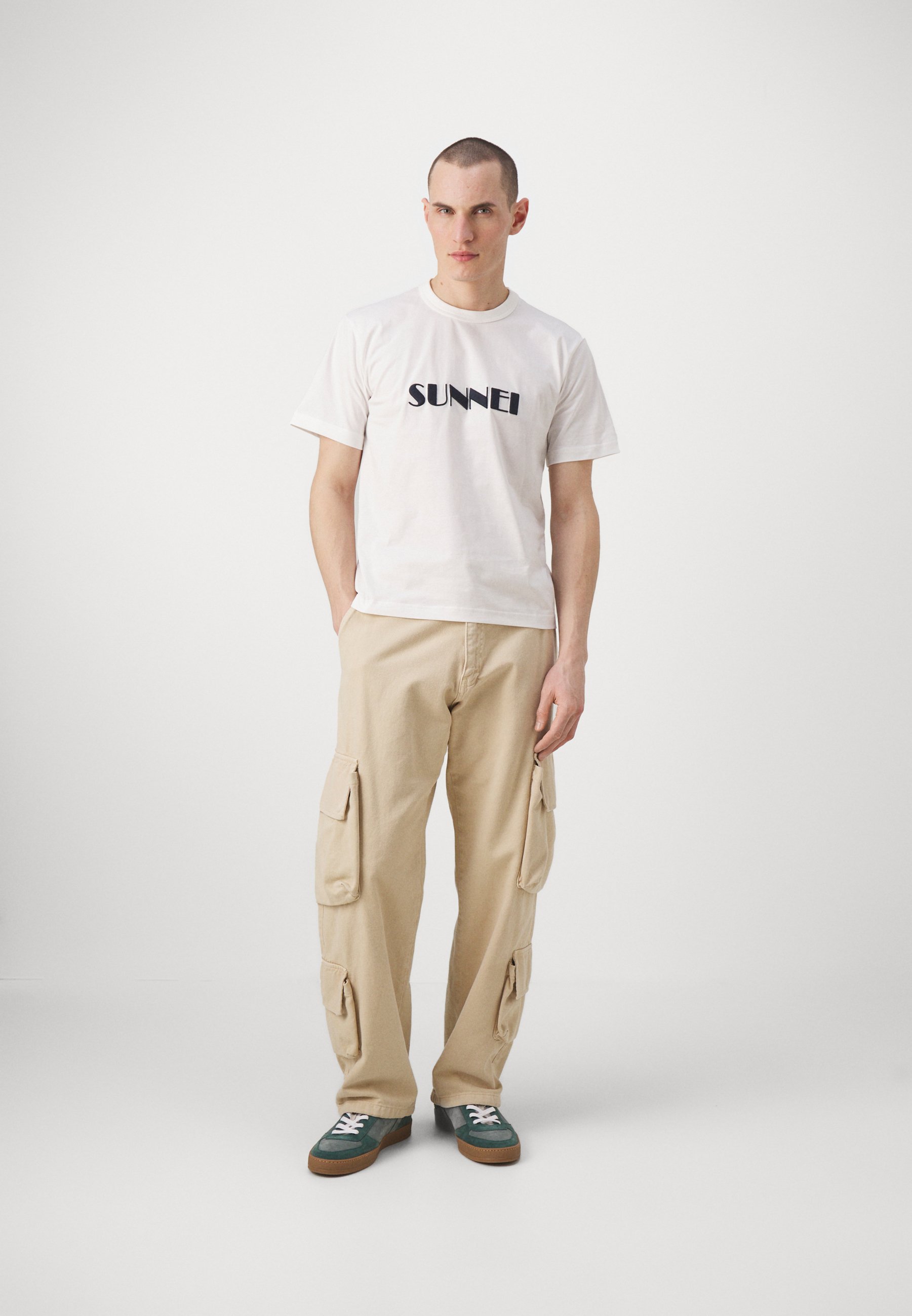 【関税込み】SUNNEI ホワイト Classic Mural Tシャツ Sunnei CLASSIC BIG LOGO EMBROIDERED - Print T-shirt - off