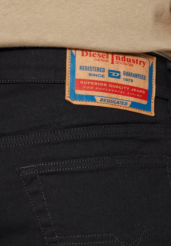 FINITIVE - Straight leg jeans - 024