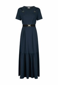 Abito maxi blu navy con maniche corte, vita con cintura e gonna arricciata. Presenta cuciture decorative sulle spalle e tessuto morbido.