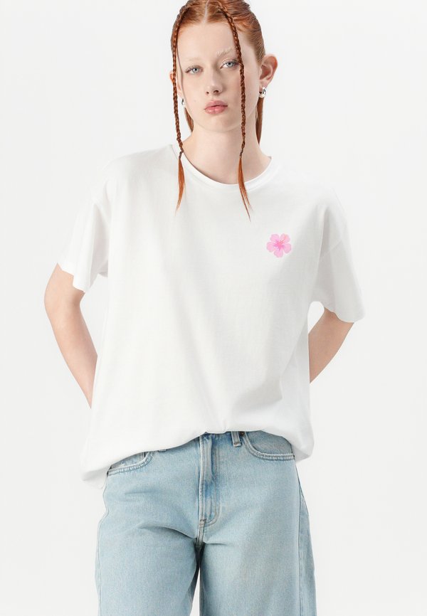 PCALIFI FASTTRACK TEE  - Print T-shirt4