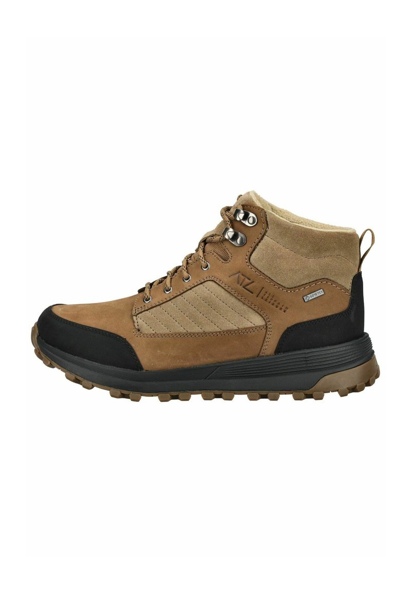 Bota de senderismo marrón y beige con suela negra, ojales de metal, cuello acolchado, lado con marca y tira en el talón.