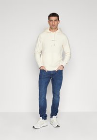 Tommy Hilfiger LOGO TIPPED - Felpa - calico