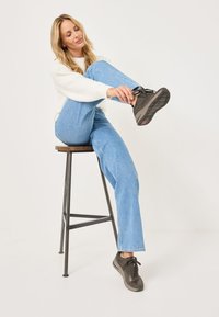 Tamaris COMFORT T- FLOW EXTRA-DÄMPFUNG - Tenisice - taupe