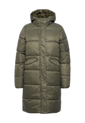 Chaqueta acolchada en verde olivo, con capucha, mangas largas, bolsillos frontales y textura acolchada, con un corte recto y cierre de cremallera.