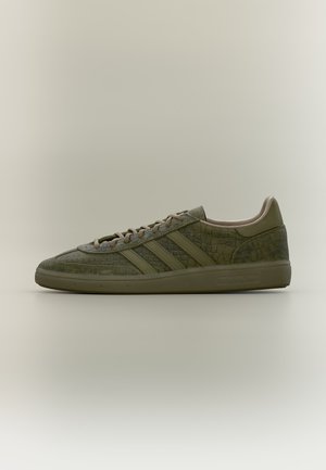 adidas Originals, HANDBALL SPEZIAL UNISEX - Sneakers basse - night cargo/olive strata/blanch brown