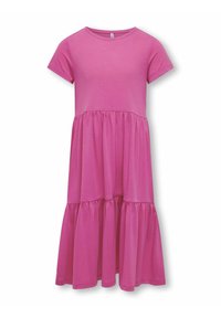 Vestito rosa a maniche corte con scollatura tonda, caratterizzato da un design a gonna a strati e una texture liscia. Realizzato in morbido tessuto.