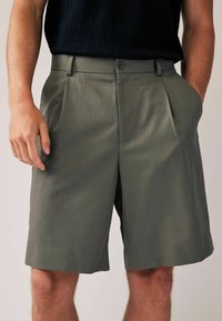 Next Shorts - green