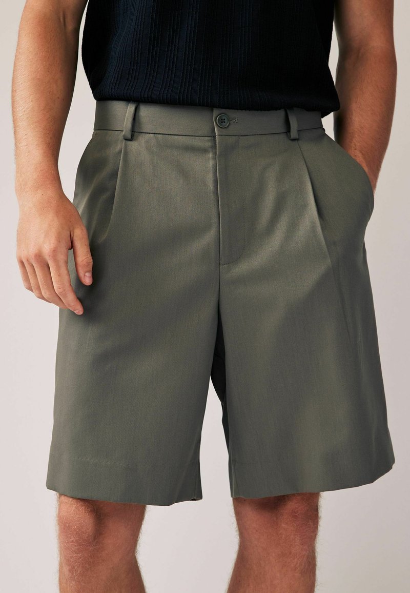 Next Shorts - green