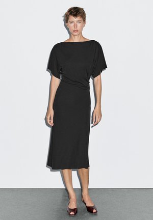 MIDI BOAT NECK WITH GATHERED DETAIL - Freizeitkleid - black