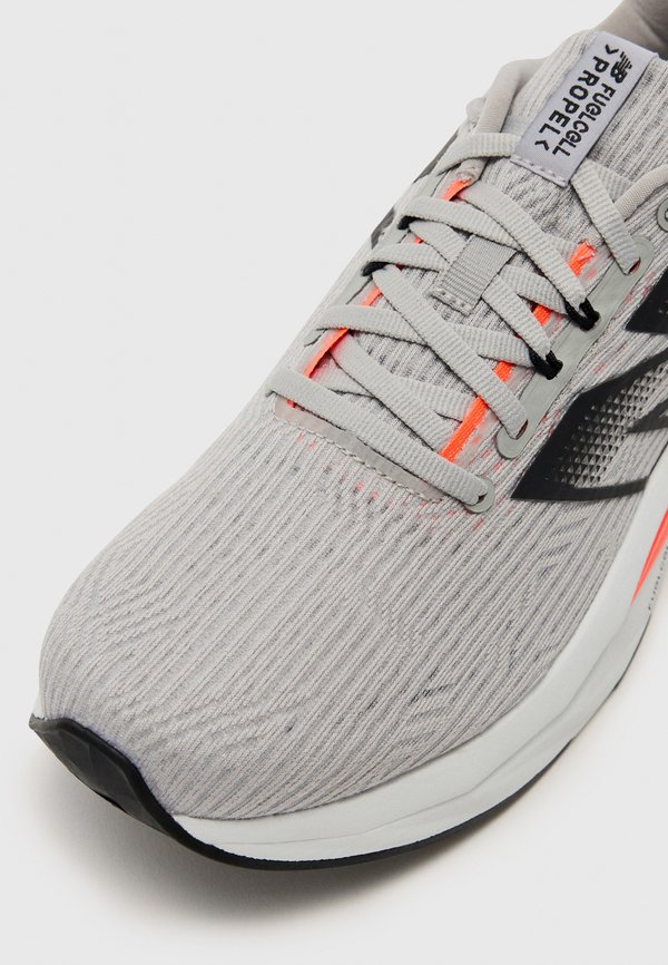 FUELCELL PROPEL V5 - Road running shoes - rain cloud3