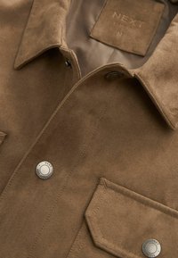 Next COLLARED TRUCKER - REGULAR FIT - Imitatieleren jas - stone