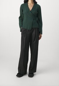 By Malene Birger Cardigan - green