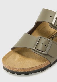 Thumbnail Image 6