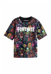 Fekete, rövid ujjú póló, színes, részletes grafikával, amely a Fortnite-ból származó karaktereket és mintákat ábrázol. A középen fehér "FORTNITE" felirat található.