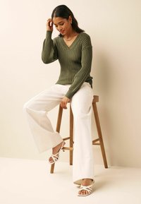 Next V-NECK  - Maglione - khaki green