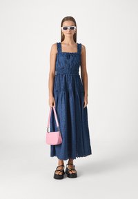 GAP GAP X DÔEN EYELET DNM MIDI DRESS - Vestido informal - medium indigo