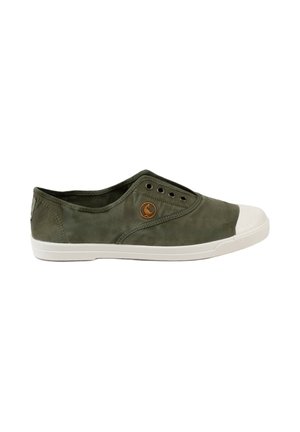Zapatilla individual de lona verde oliva con puntera y suela de goma blanca, ojales metálicos y un pequeño parche marrón con el logo en el lateral.