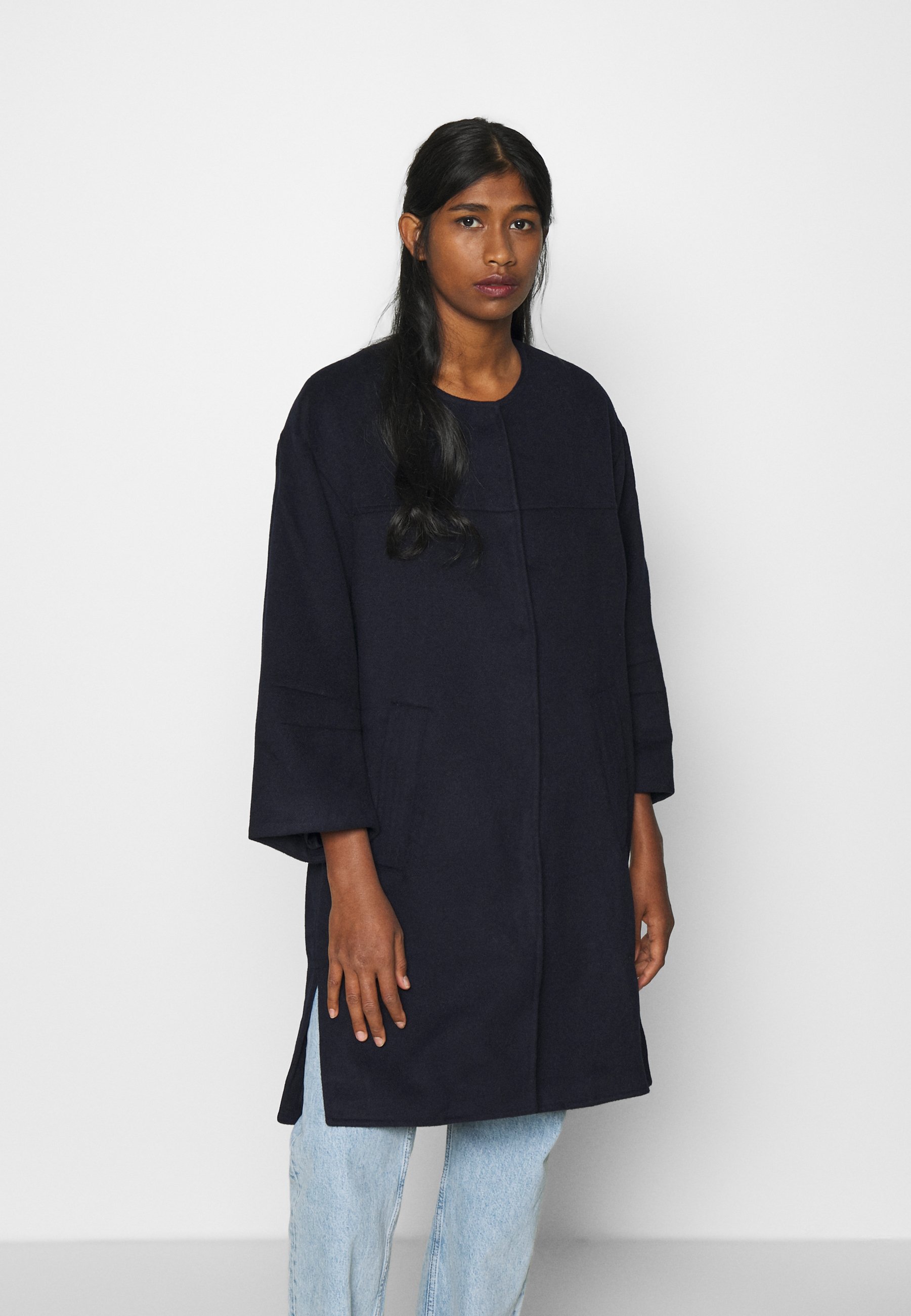 Molly Bracken LADIES COAT Kåpe frakk navy blue Molly Bracken LADIES COAT Kåpe frakk black Zalando.no