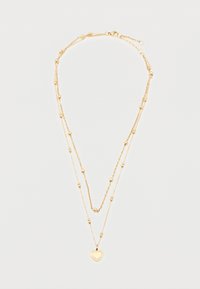 Κολιέ διπλής στρώσης με αλυσίδα από χρυσό, μικρές σφαιρικές χάντρες και μενταγιόν σε σχήμα καρδιάς στην κάτω αλυσίδα.