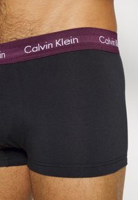 Calvin Klein Underwear LOW RISE TRUNK STRETCH 3 PACK - Cuecas boxer - grape glimmer/pale orchid/purple