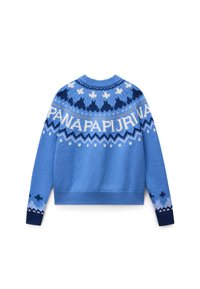 Maglione blu lavorato a maglia con un design a giogo circolare, caratterizzato da varie tonalità di blu, motivi geometrici e il testo "PANAPIJRVA" sulla parte anteriore.