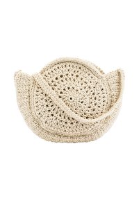 Handgjord rund vävd väska i beige bomull, med en texturerad yta, kurvig form och justerbar rem med ett distinkt viklock.