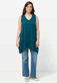 Ulla Popken LONGLINE  PUNTZOOM  V-HALS MOUWLOOS - Top - teal