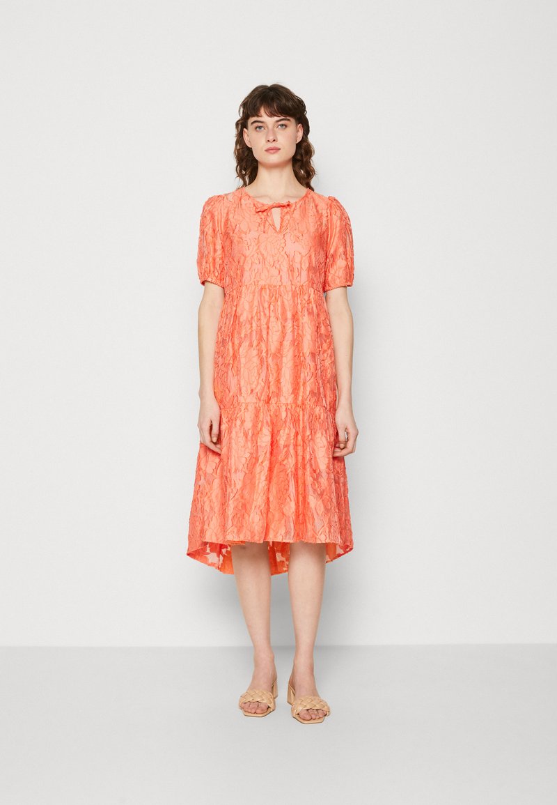 MSCH Copenhagen PAVE DRESS - Cocktail φόρεμα / Φόρεμα για πάρτι - persimmon