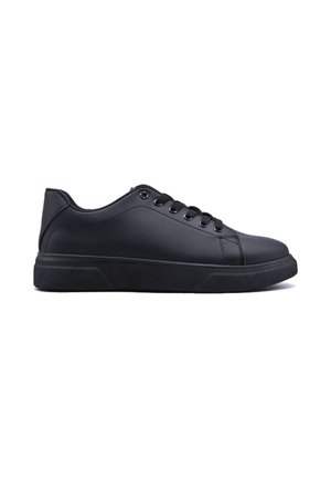 Sneakers en cuir noir avec une finition lisse, bout rond, design à lacets et semelle en caoutchouc noir texturé. Style classique basse.