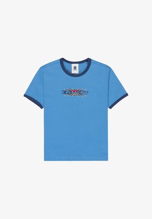 Blaues T-Shirt aus Baumwolle mit navyblauen Ringer-Akzenten. Auf der Vorderseite befindet sich das gestickte "ELEMENT"-Logo mit Flammendetails in Rot und Schwarz.