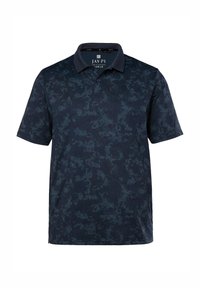 Polo tričko s krátkým rukávem v tmavě námořnické barvě, s texturovaným, kamuflážním vzorem. Klasický límeček se zapínáním na dva knoflíky. Měkká látka.