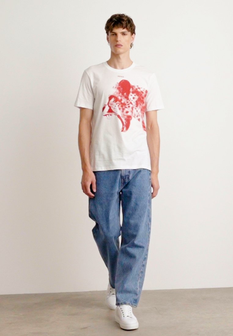 Hugo Dikobra Tシャツ Hugo Dikobra Tee – DTLR