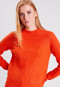 BONOBO Jeans MIT LANGEN ÄRMELN - Strickpullover - orange