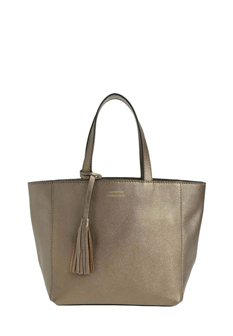 Sac fourre-tout en cuir bronze métallisé avec deux poignées et un gland en cuir décoratif suspendu près de la base des poignées.