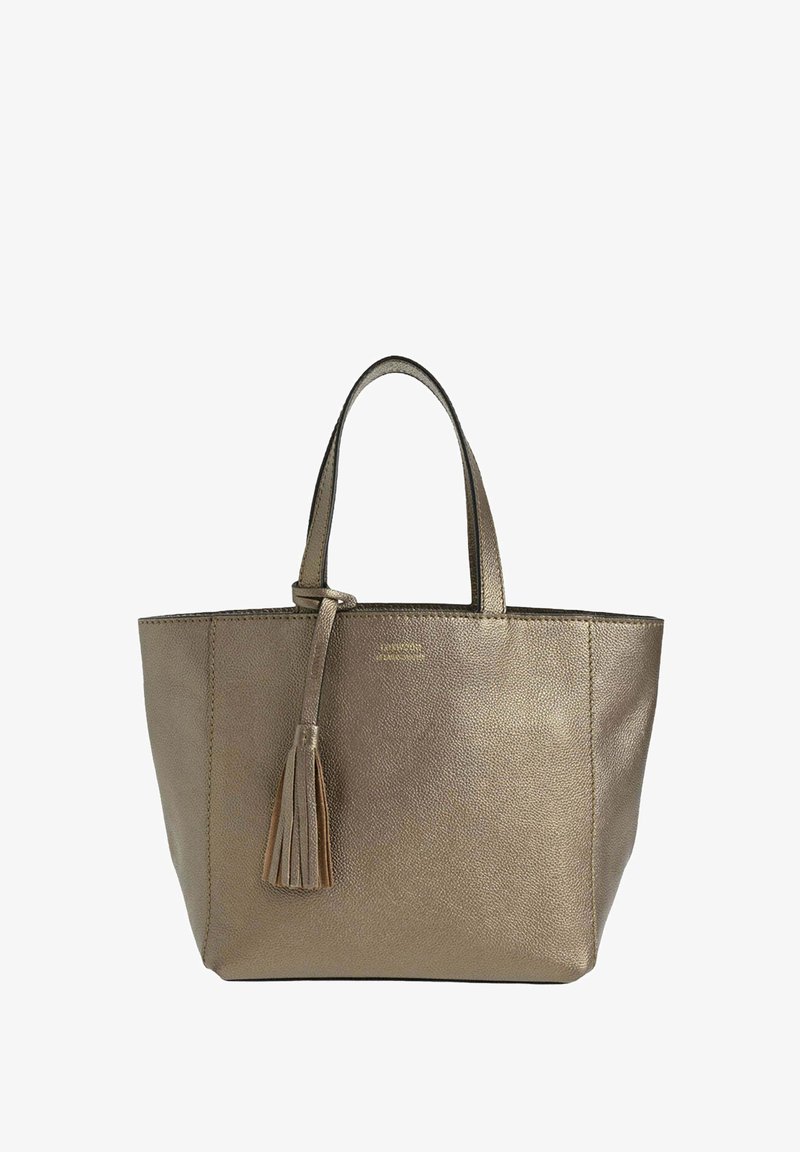 Sac fourre-tout en cuir bronze métallisé avec deux poignées et un gland en cuir décoratif suspendu près de la base des poignées.