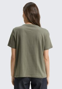 Olivgr�ünes Baumwoll-T-Shirt mit lockerem Schnitt, kurzen Ärmeln und rundem Ausschnitt, Ansicht von hinten.