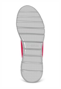 Rotes Obermaterial aus Stoff mit einer strukturierten grauen Gummisohle, die horizontale Rillen und ein Logo-Prägung aufweist. Runde Zehenform.