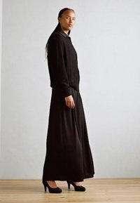 Tamaris Høye hæler - black glam