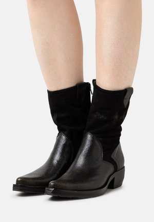 CRETA - Cowboy/biker ankle boot - black