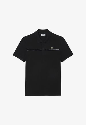 Schwarzes Polohemd aus Baumwolle mit flachem Kragen, ausgestattet mit einem weißen Streifenakzent über der Brust und einem grünen gestickten Logo.