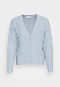 Ljusblå stickad cardigan med V-hals, ribbade ärmslut och fyra matchande knappar fram. Har en texturerad tygdesign.
